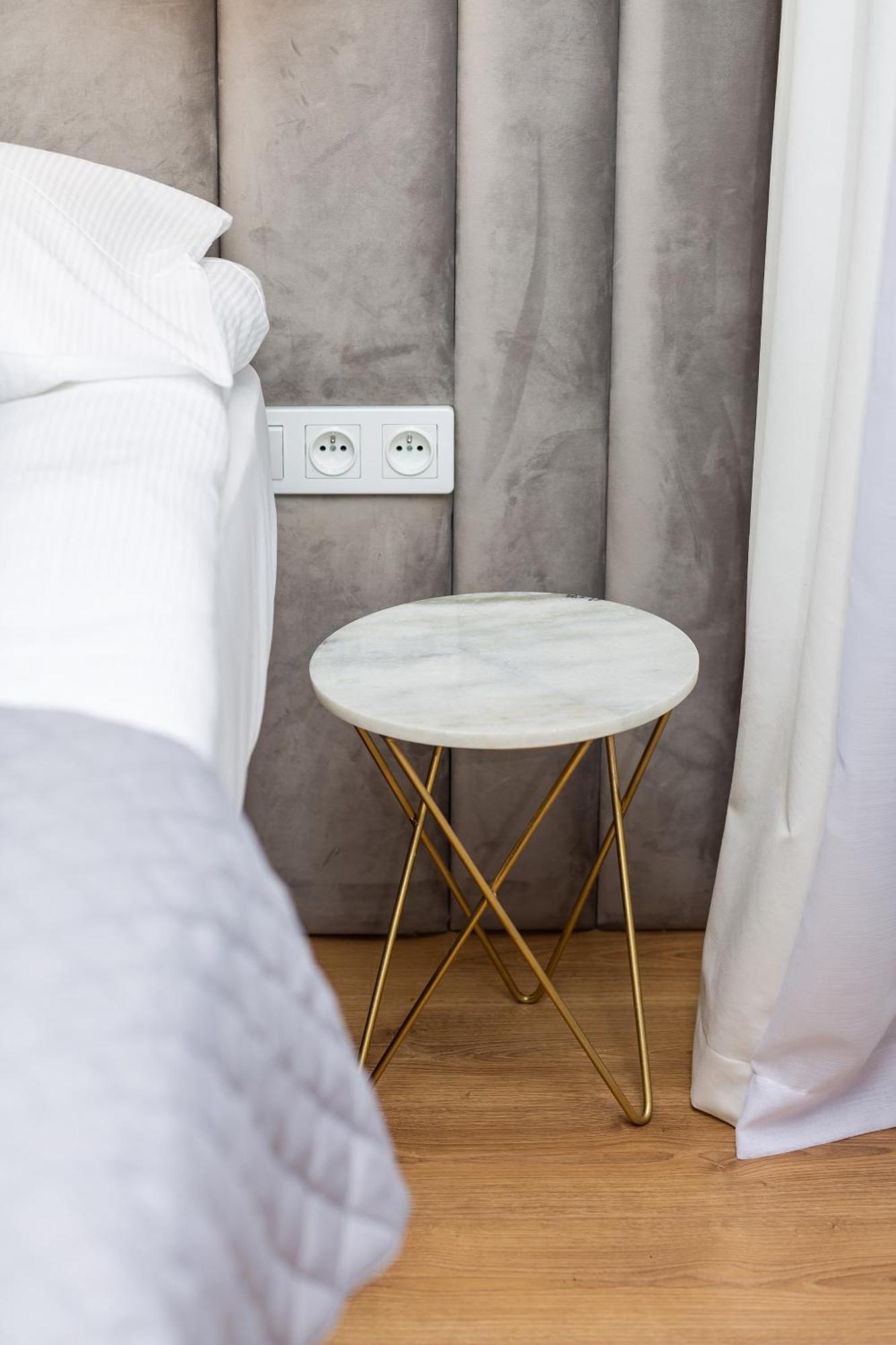 Butas One Bedroom In Center By Renters Prestige *